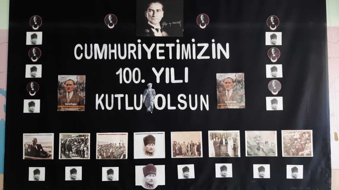 29 Ekim Cumhuriyet Bayramı 100. Yılında Okulumuzda Coşkuyla Kutlandı.